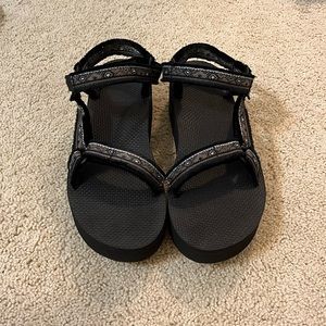 Black Platform Teva’s